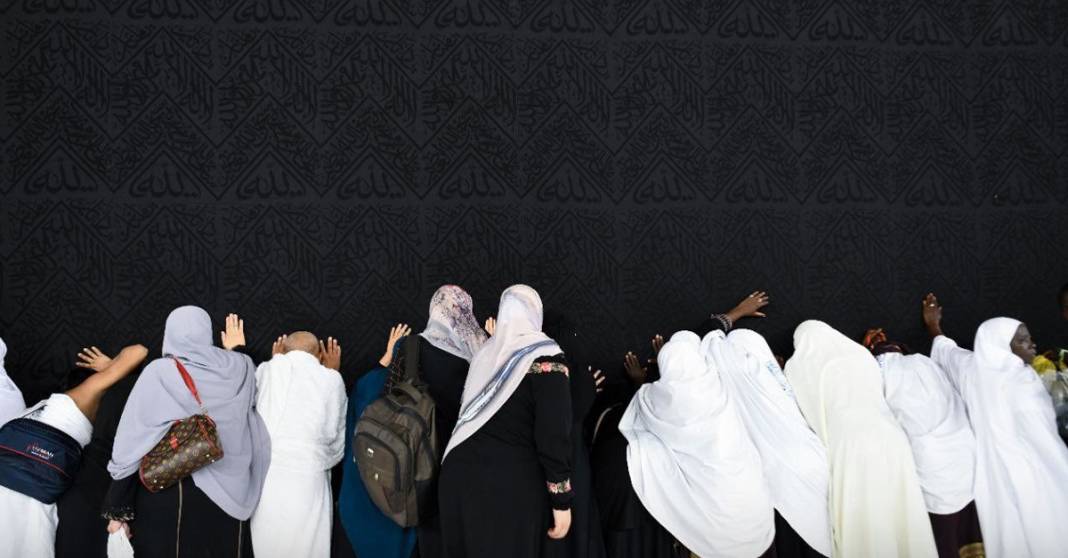 2.5 yılın ardından bir ilk: Kâbe'deki bariyerler kalktı 1